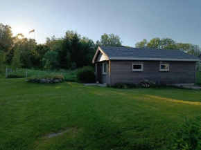 Cozy guesthouse in quiet area of central Leknes